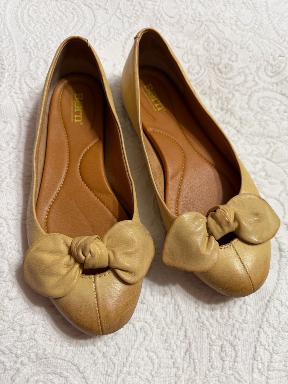 Born Leather Bow Ballet Flats Size 8 Golden Tan